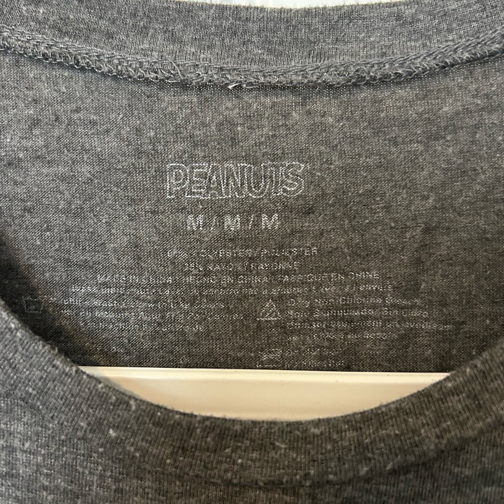 Peanuts T-Shirt - Picture 2 of 3